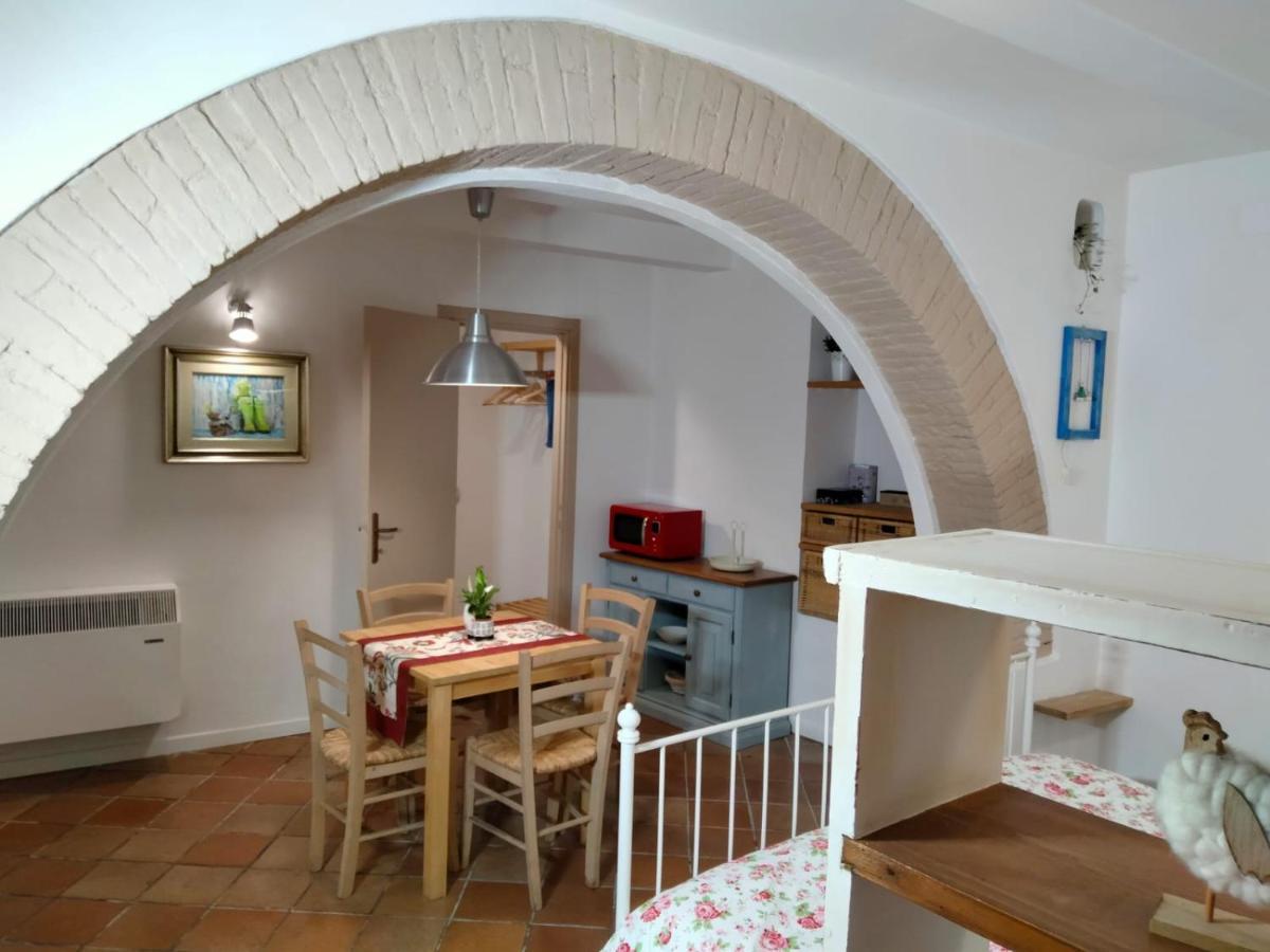 Dimora San Severino สเปลโล ภายนอก รูปภาพ